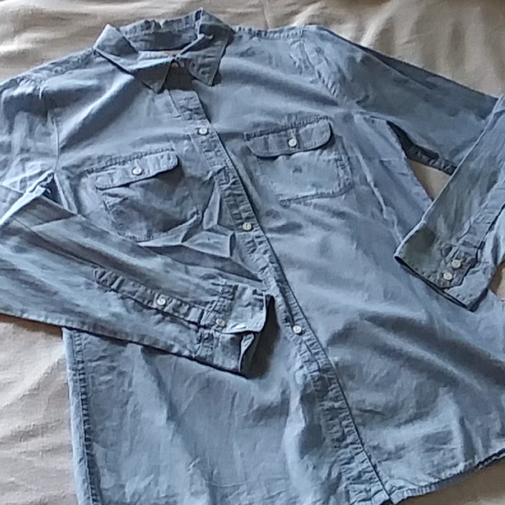 Gap Blue Chambray Button Down